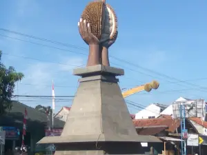 Tugu Duren Karanganyar