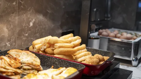 维也纳国际酒店(鹿邑客运西站店)·多功能餐厅 in Luyi