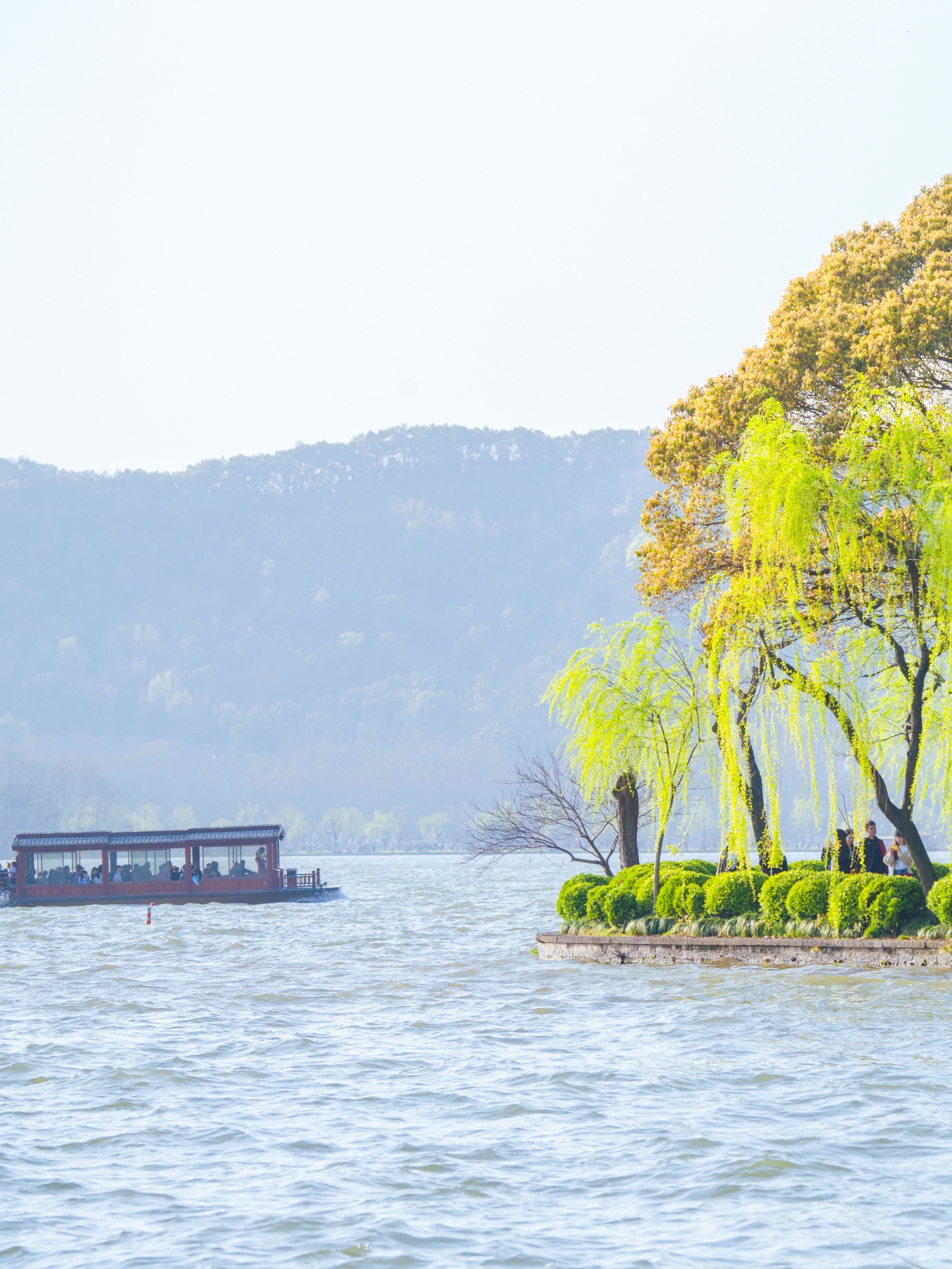 Hotels near Orioles Singing in the Willows
