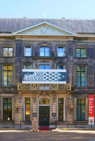 鄰近埃舍爾博物館的酒店