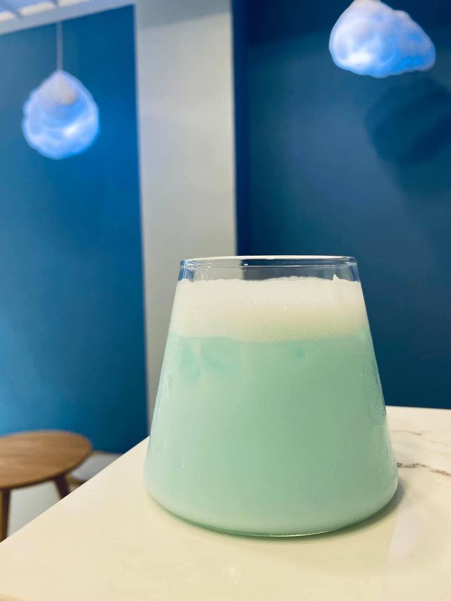 藍天白雲 CAFE 「落雨又有乜好怕？」