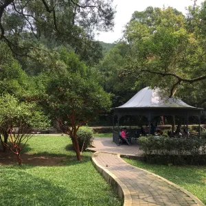 舊山頂道休憩花園