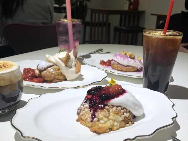 회기동 카페, 에잇올리