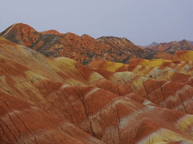  國內唯一丹霞地貌與彩色丘陵複合區，必去的最美七大丹霞地貌之一