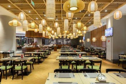 齐河孔雀王温泉酒店·金孔雀自助百汇