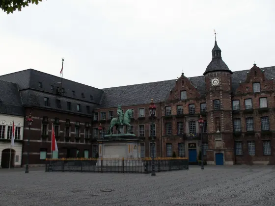 Các khách sạn gần Dusseldorf Main Stn Railway Station