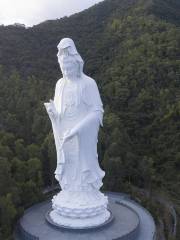 Avalokitesvara (Guan Yin) Statue