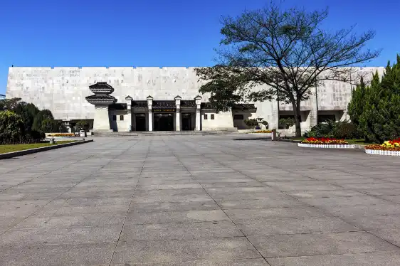 โรงแรมใกล้หลุมที่สองของ Terracotta