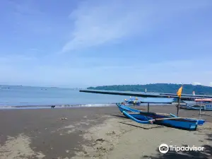 Teluk Penyu Beach