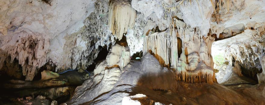 Natural Bridge Caverns