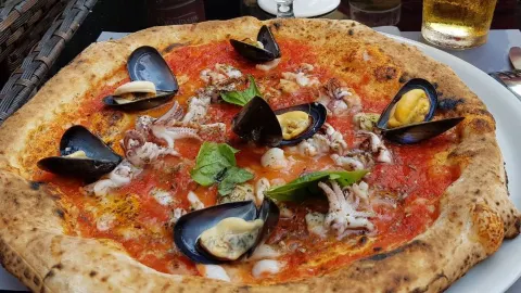 L'Antica Pizzeria da Michele in Naples