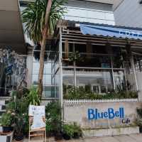 Bluebell cafeที่จัดมุมหลายหลายในเมืองทอง