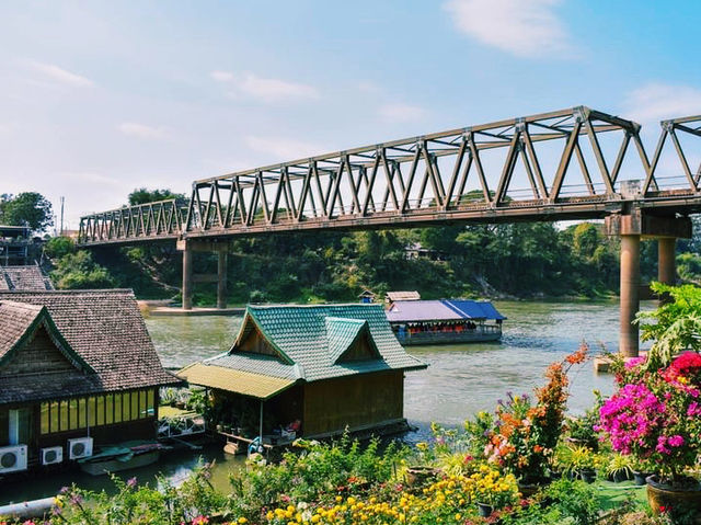 Hiking and tubing along Nam Song river 