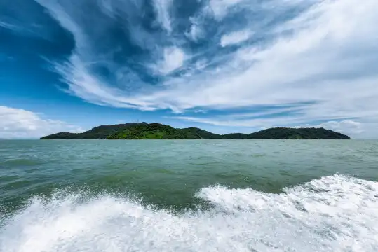 内伶停島周辺のホテル