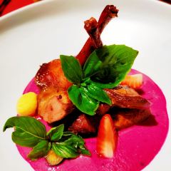 Queen·Cheuk Yuet User Photo