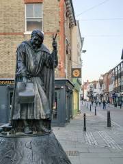 Geoffrey Chaucer Statue