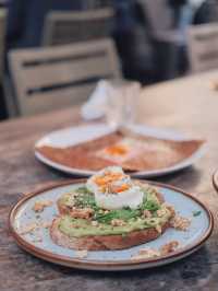 A Great Place for Brunch Hounds