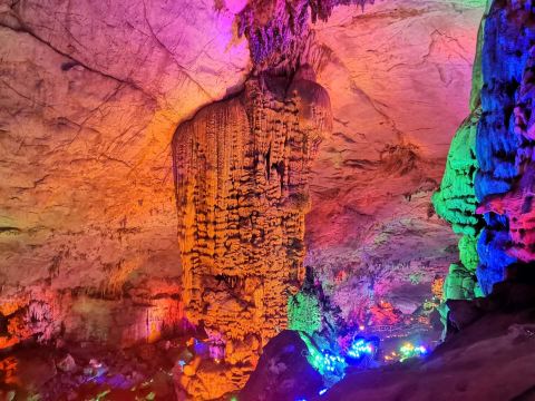 Jingdezhen Hongyan Wonderland Cave