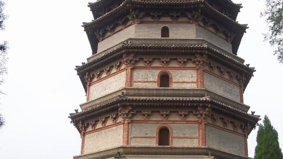 正定天寧寺凌霄塔也是正定四座古塔中最高的一座。人稱木塔，其實