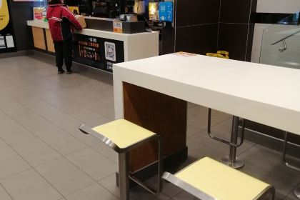 麦当劳(包头火车站餐厅)