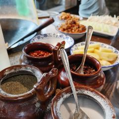 Impression Lao Zao Tai San Xia Pots (Tianmenshan Cableway Store) 여행 사진