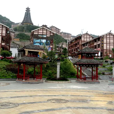 Các khách sạn gần Geji town