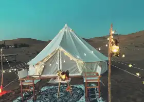 敦煌西風烈沙漠露營基地