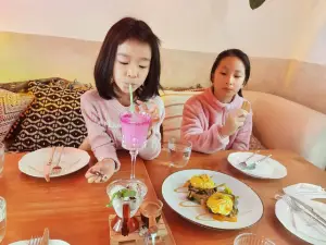 Daily Catch Restaurant