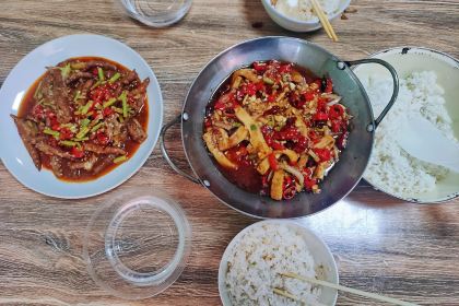 巴蜀炊烟中式餐馆