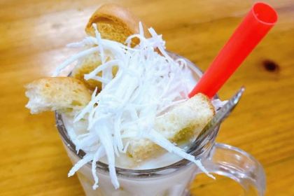 勐焕老奶冷饮店