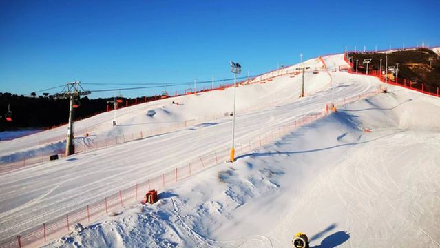 Skiing in Baoding