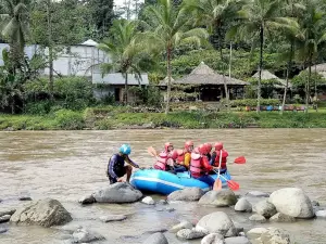 The Pikas Artventure Resort (Wisata Arung Jeram Sungai Serayu)