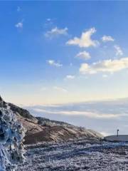 魯甸轎頂山冰雪世界