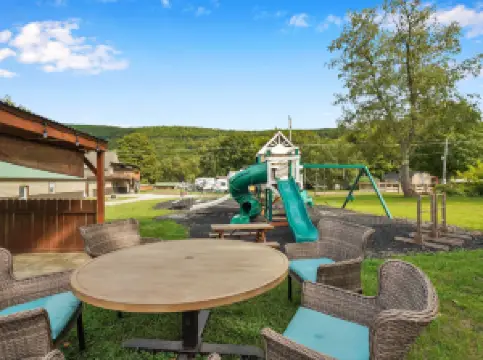 ジェリーストーン・パーク・オブ・ザ・フィンガー・レイクス @ バブコック・ホロー