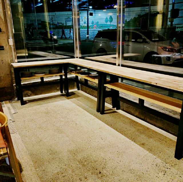 회기역 갬성카페 '너만보여 크루아상'