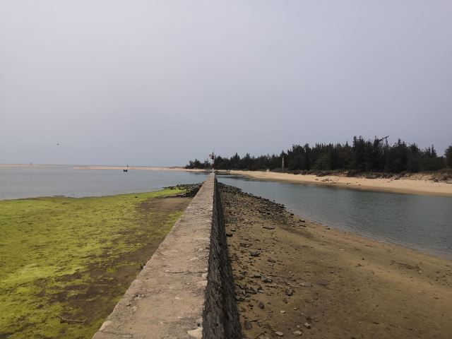 Qizi (Chess) Bay