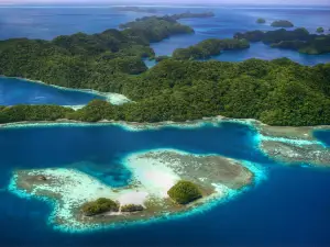 帛琉南部瀉湖石島群
