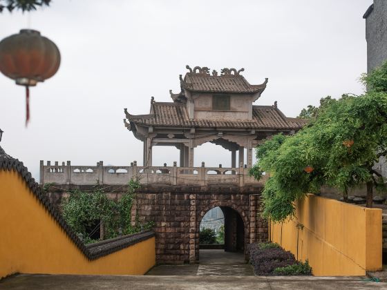 Huangyan Grottoes