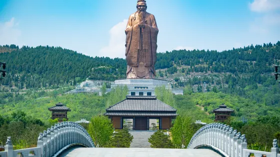 尼山聖境-孔子像