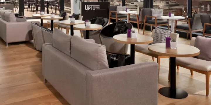 UPTOWN Sky Lounge & Restaurant