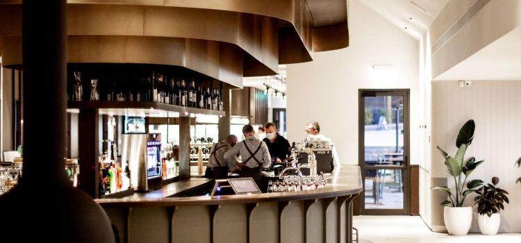 TOTE Bar & Dining