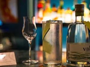 billows whisky&gin