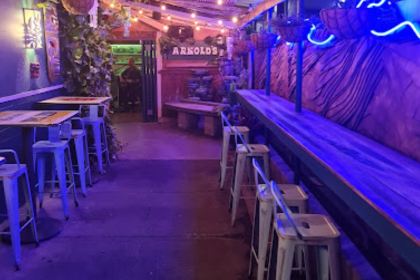 Arnold's Beach Bar