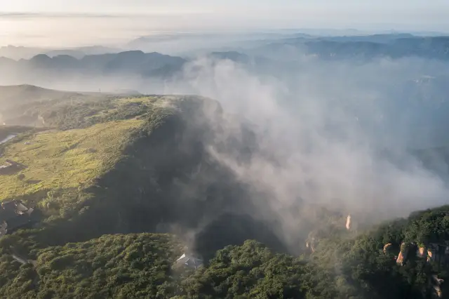 Sea of Clouds in Luoyang