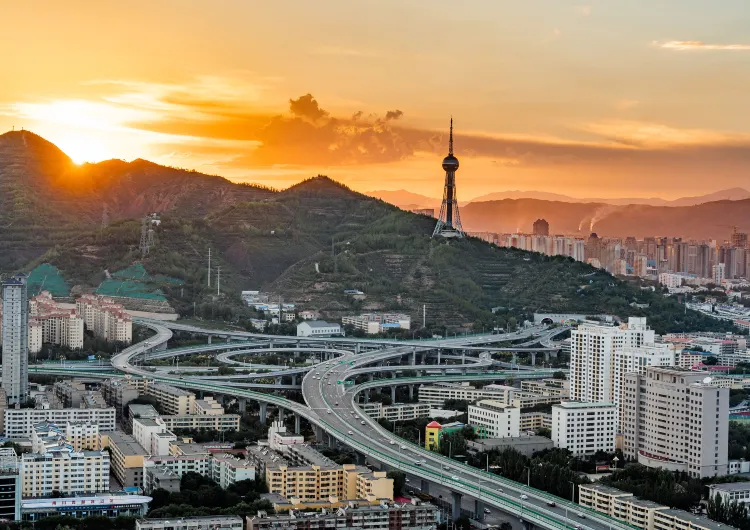 【香港去西寧】2025西寧高鐵出行攻略:從香港出發,快速抵達西寧