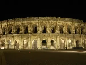 Attrazioni del Giro Notturno a Gard: le opzioni più popolari
