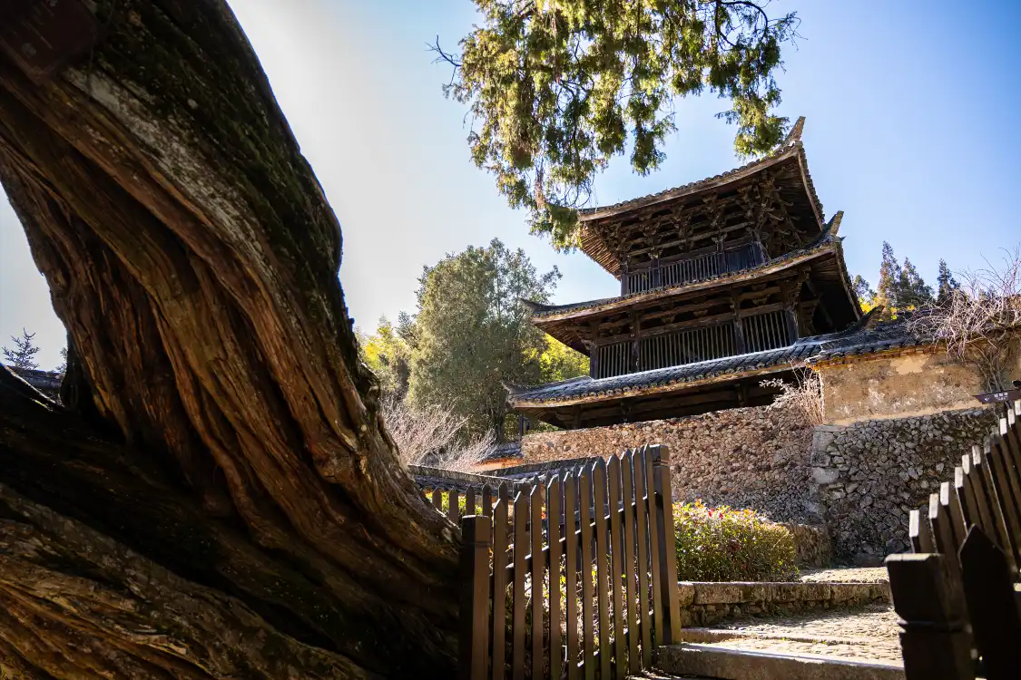 Hotels near Shisi Temple