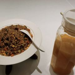 A WU HUANG HE DA LI YU ZHENG ZHOU TIAN ZE JIE DIAN User Photo