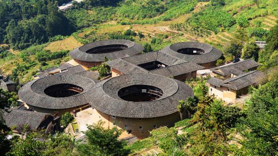 福建南靖雲水謠+田螺坑土樓群一日遊【特惠8人團雙土樓包接駁】