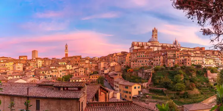 Hotels near Piazza del Campo